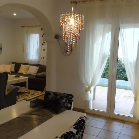 Estrella بيت للعطل دينايا